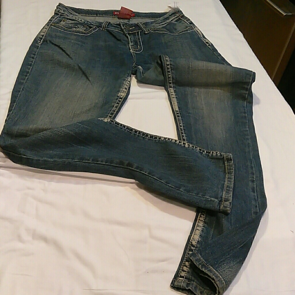 Red Rivit Jeans